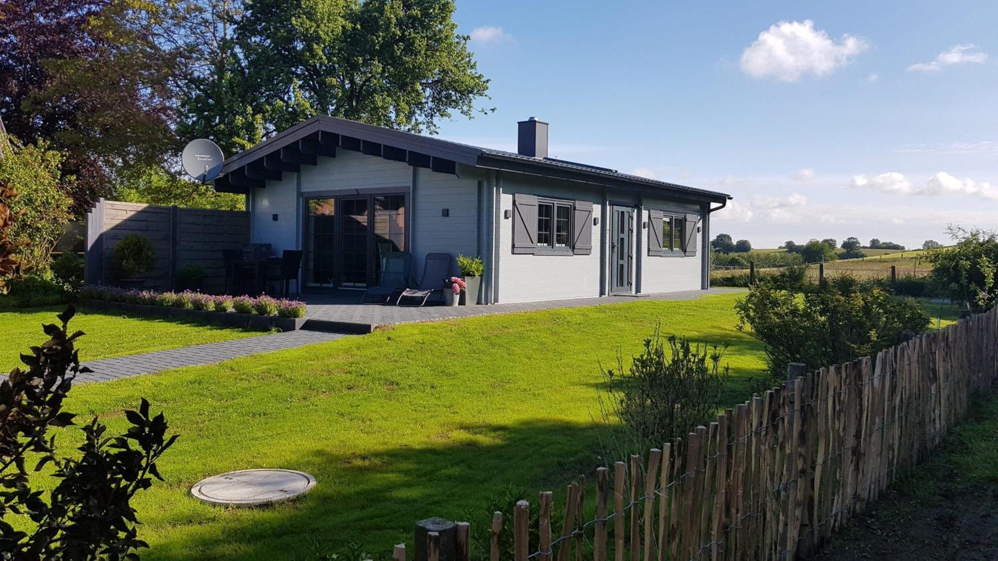 Idyllisches-Blockbohlenhaus-Mit-Eigenem-Garten-Und-Sauna-Zum-Wohlfuehlen Martensrade Kültér fotó