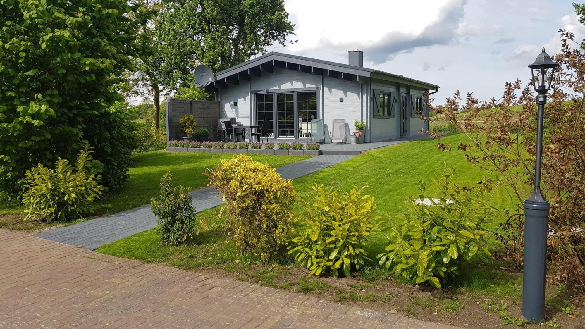 Idyllisches-Blockbohlenhaus-Mit-Eigenem-Garten-Und-Sauna-Zum-Wohlfuehlen Martensrade Kültér fotó